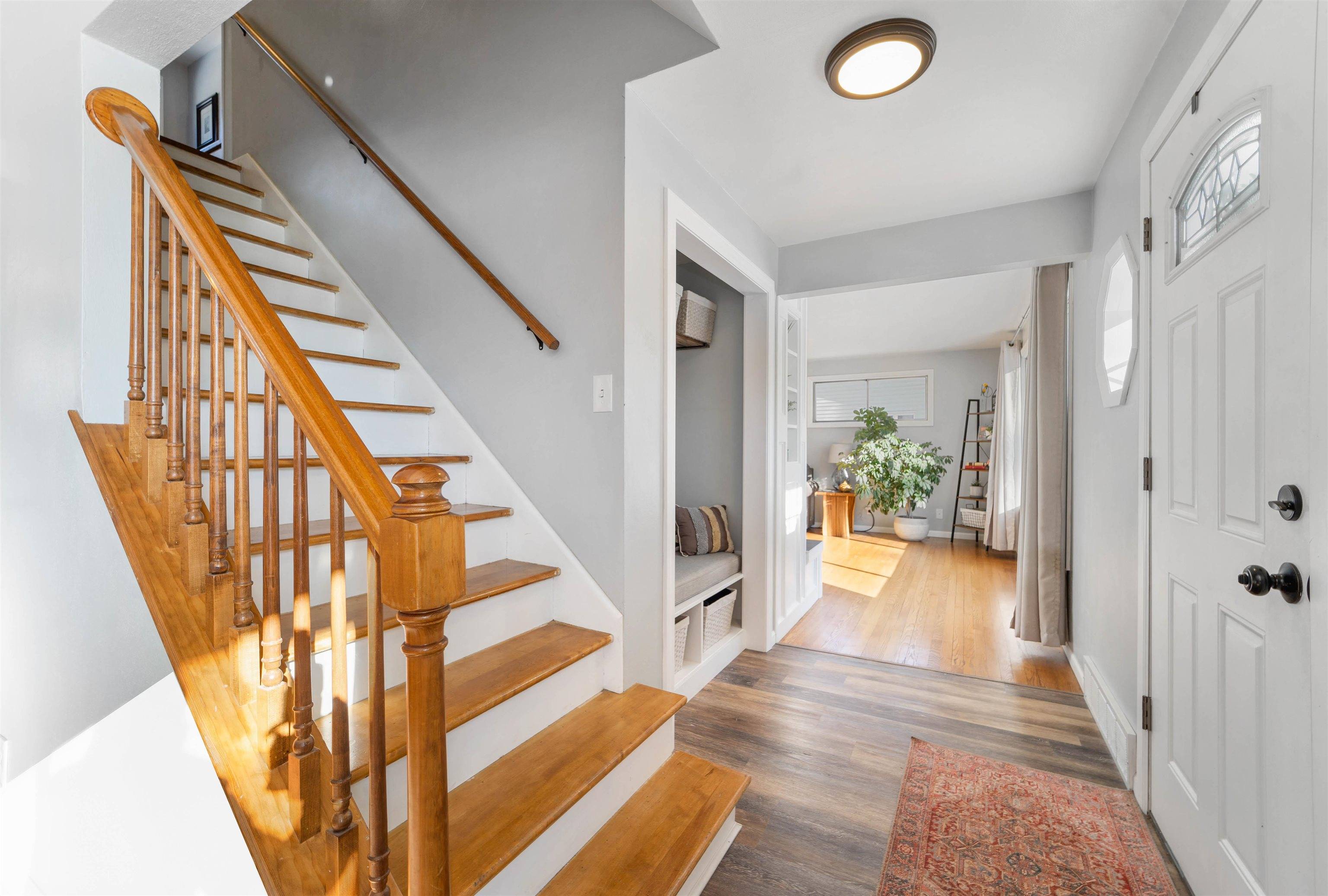 Neenah, WI 54956,941 HICKORY LN