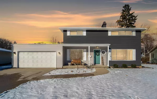 941 HICKORY LN, Neenah, WI 54956