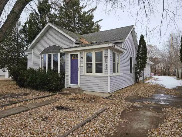 312 W POPLAR ST, Plainfield, WI 54966