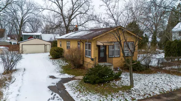 Neenah, WI 54956-2211,182 GRUENWALD AVE