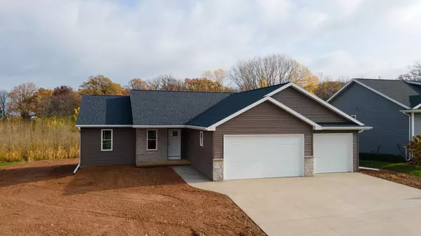 1300 GREYHOUND ST, Kaukauna, WI 54130
