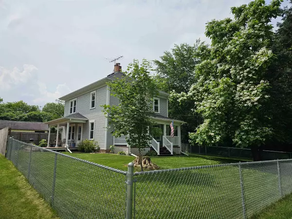E3437 S APPLE TREE LN, Waupaca, WI 54981