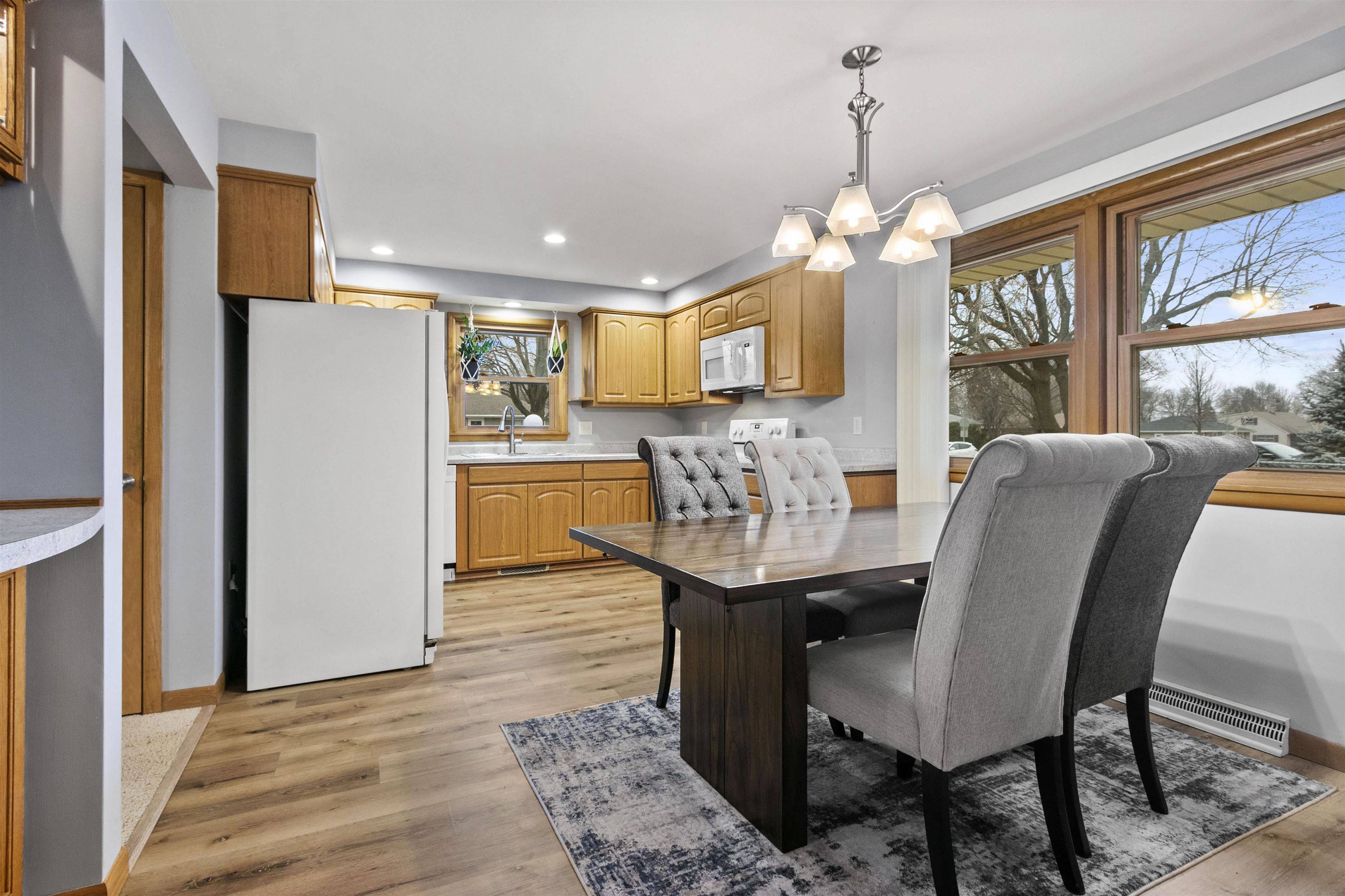 Appleton, WI 54915-4831,2412 S GREENVIEW ST