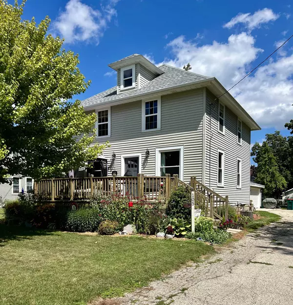 105 N ELIZABETH ST, Eden, WI 53019