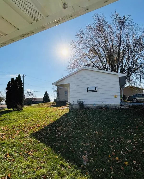 New Holstein, WI 53061,1405 ROOSEVELT AVE