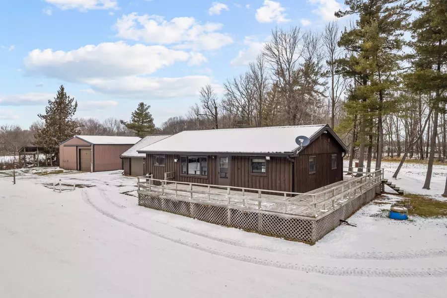 E9202 STATE ROAD 22, Bear Creek, WI 54922
