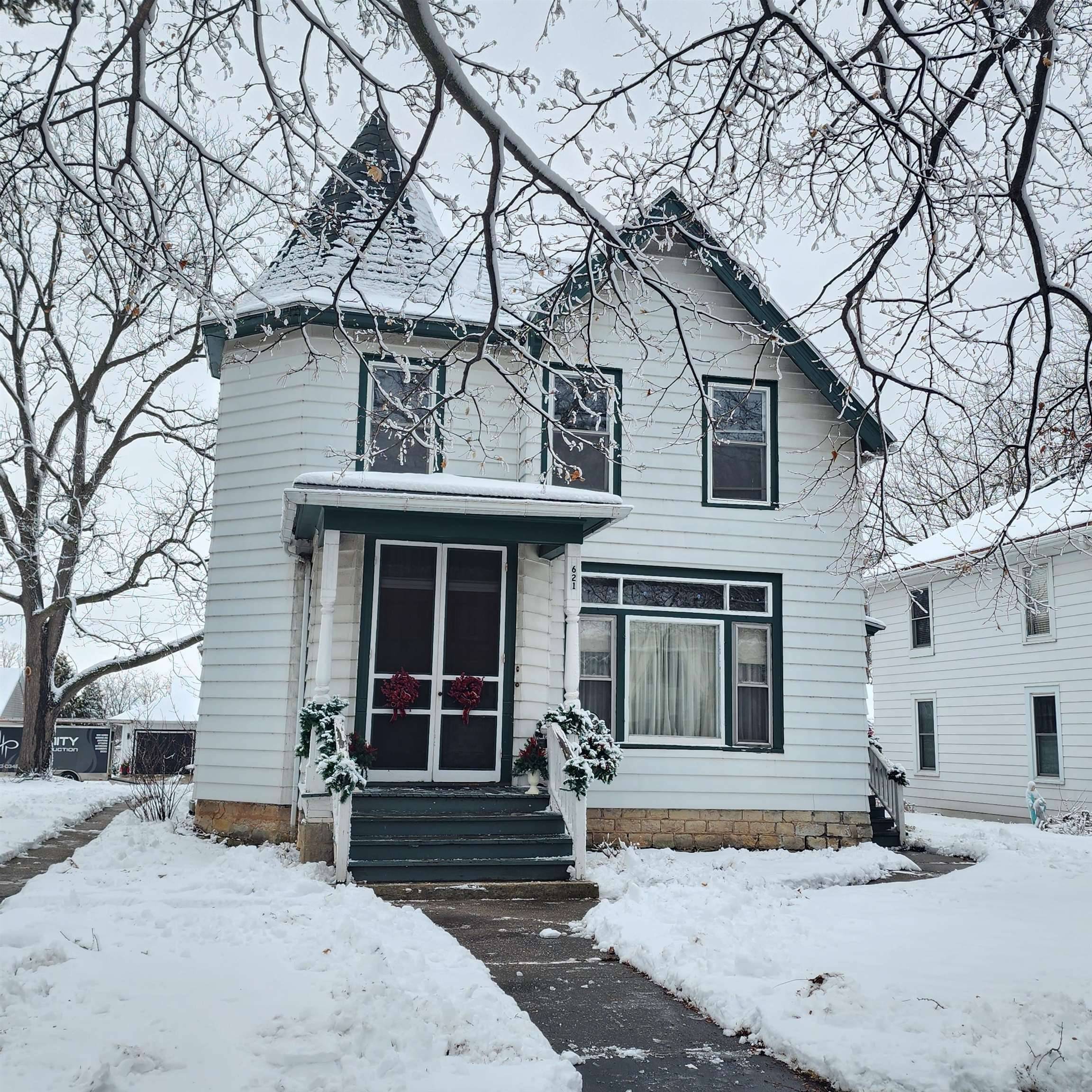 621 N BROADWAY ST, De Pere, WI 54115