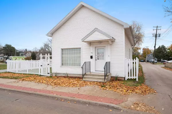 Green Bay, WI 54301-4404,918 E WALNUT ST