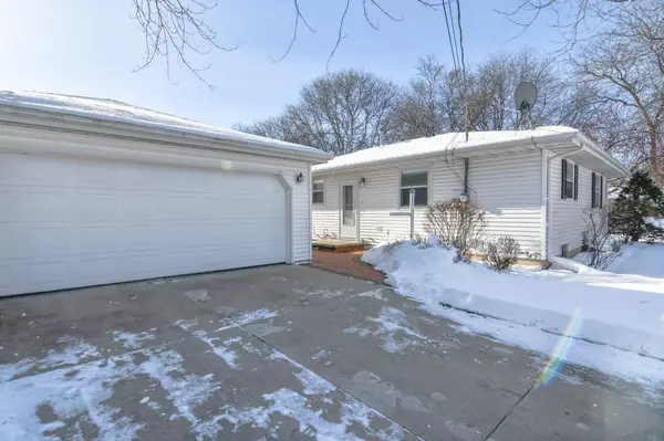 Kimberly, WI 54136,229 PAUL DR