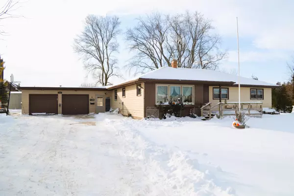1219 KBA LN,  Kellnersville,  WI 54215