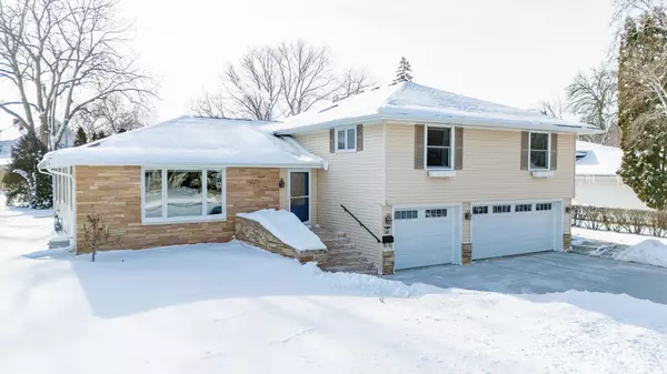Neenah, WI 54956,455 EMERSON ST