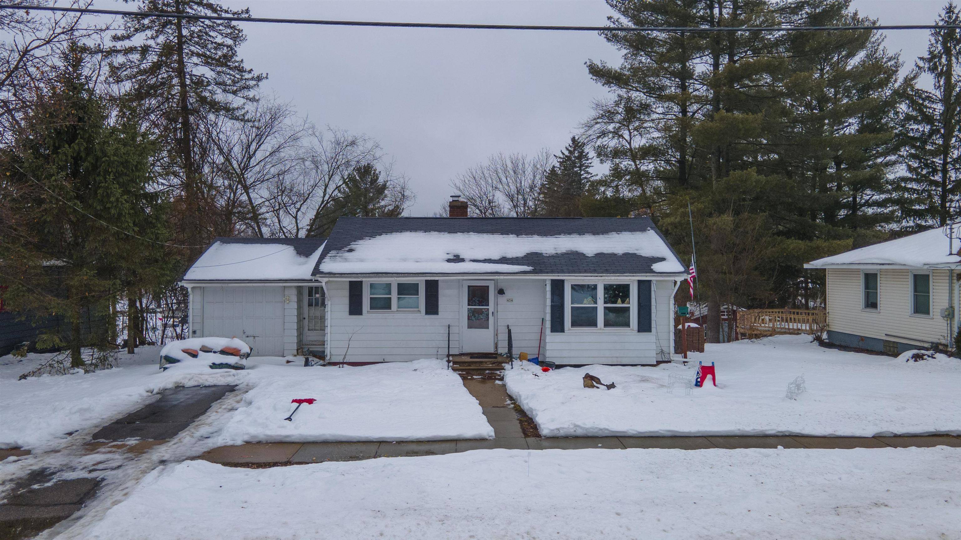 454 S OXFORD ST, Wautoma, WI 54982