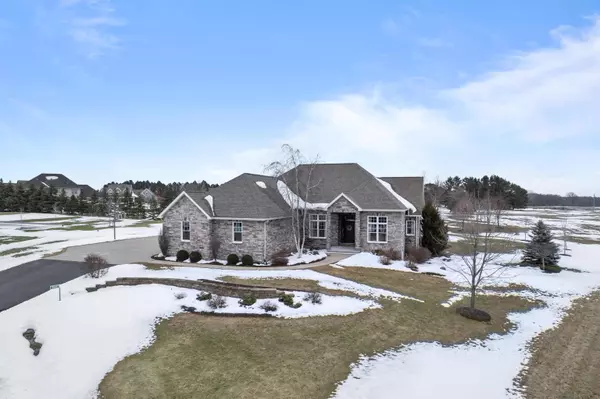 Neenah, WI 54956,7940 WHITE PETAL CT