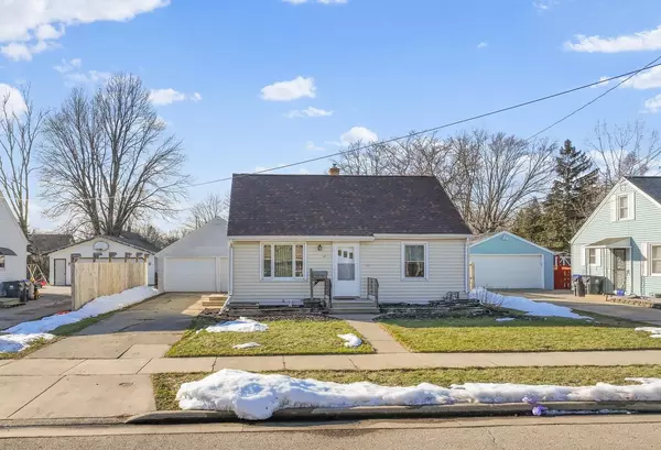145 N WESTERN AVE, Neenah, WI 54956-2225