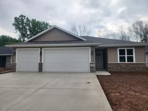 32 ASH GROVE PL, Kaukauna, WI 54130