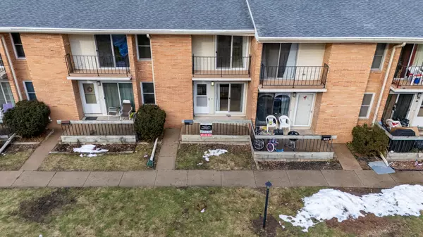 Oshkosh, WI 54902-6371,727 W 9TH AVE