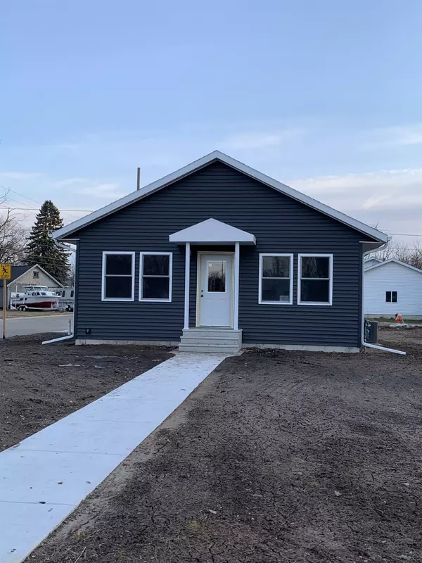 2905 GILBERT ST, Marinette, WI 54143