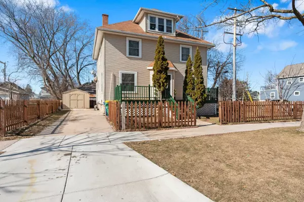 300 S JACKSON ST, Green Bay, WI 54301-3908