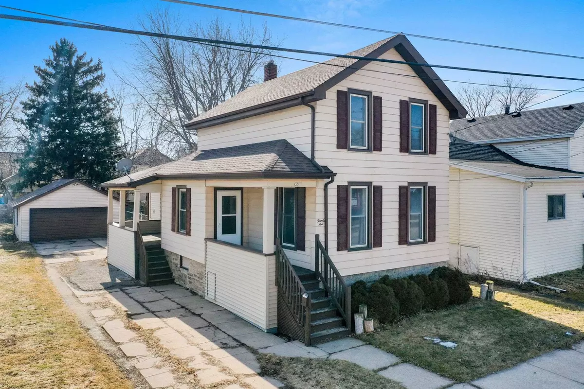 Oshkosh, WI 54902,25 W 12TH AVE
