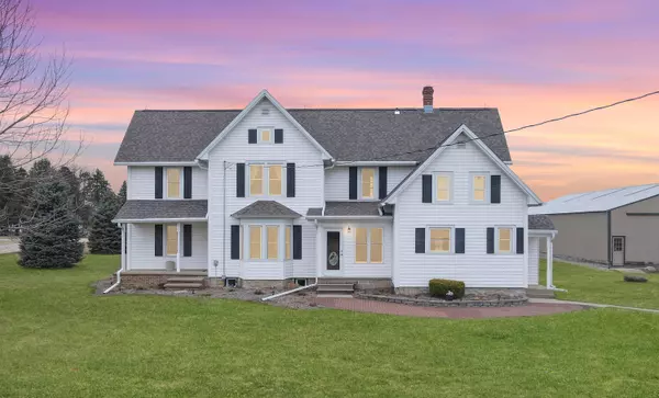 N180 ISLAND RD, Neenah, WI 54956