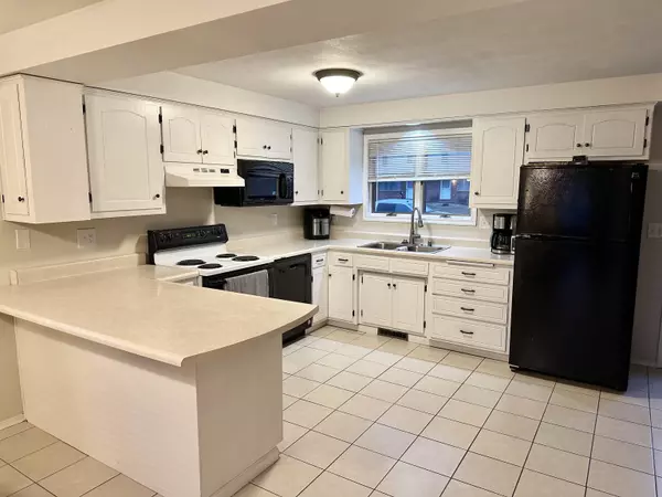 Neenah, WI 54956,830 WARBLER LN