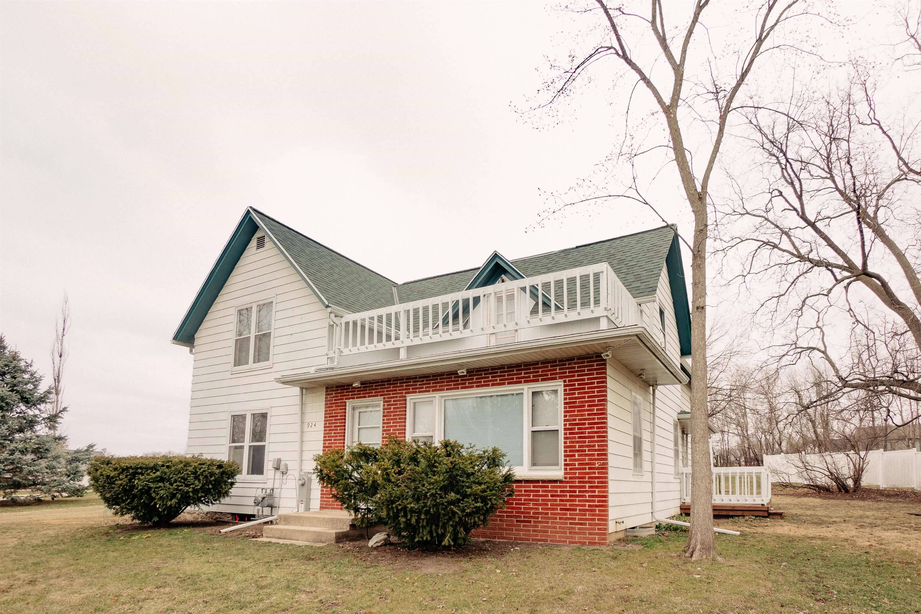 924 BERLIN RD, Ripon, WI 54971