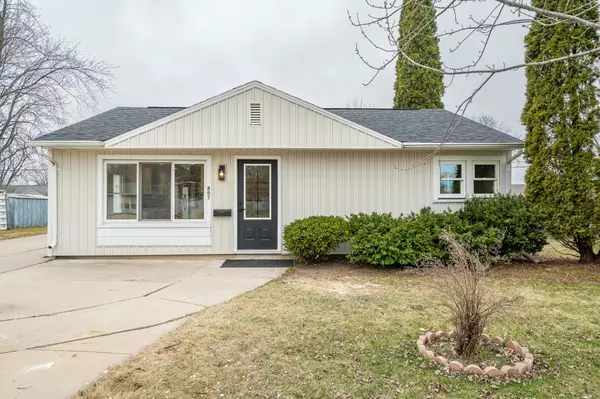 857 HUNT AVE, Neenah, WI 54956