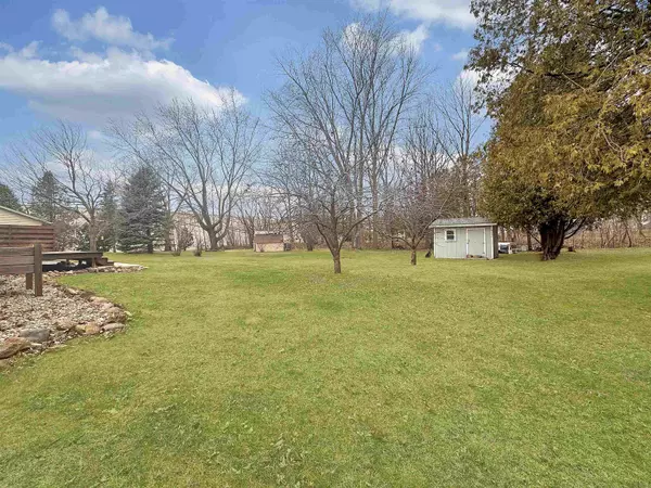 Gillett, WI 54124,539 E FOELKER ST