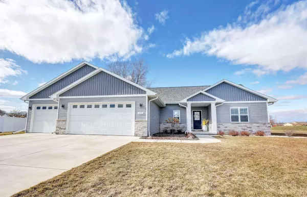 1772 BRIDGE PORT CIR, De Pere, WI 54115