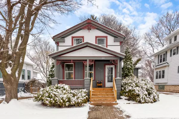 239 E MERRILL AVE, Fond Du Lac, WI 54935-3615