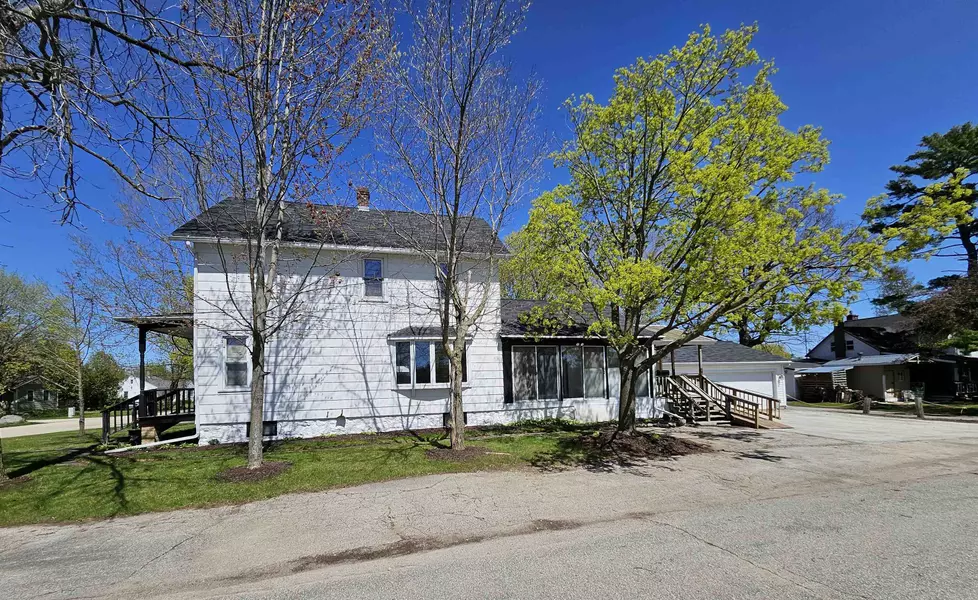 102 JOHN ST, Oconto Falls, WI 54154