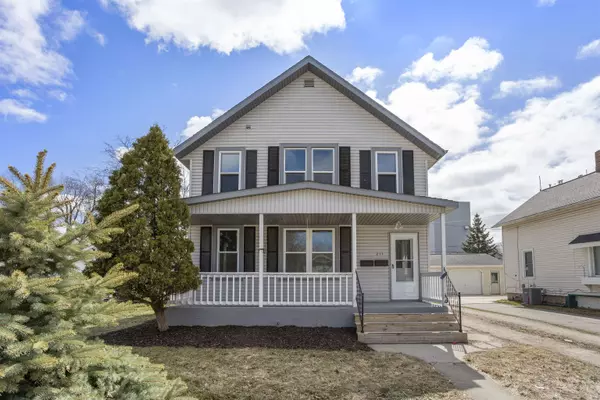 211 E MAIN ST, Chilton, WI 53014