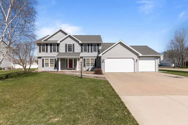 W6122 MAPLE BLUFF LN, Menasha, WI 54952