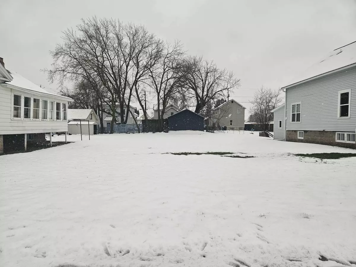 Oshkosh, WI 54902,W 5TH AVE