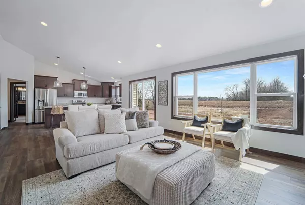 Kaukauna, WI 54130,2191 WHITE DOVE LN