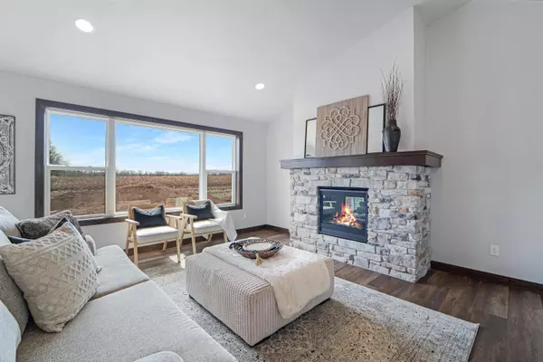 Kaukauna, WI 54130,2191 WHITE DOVE LN