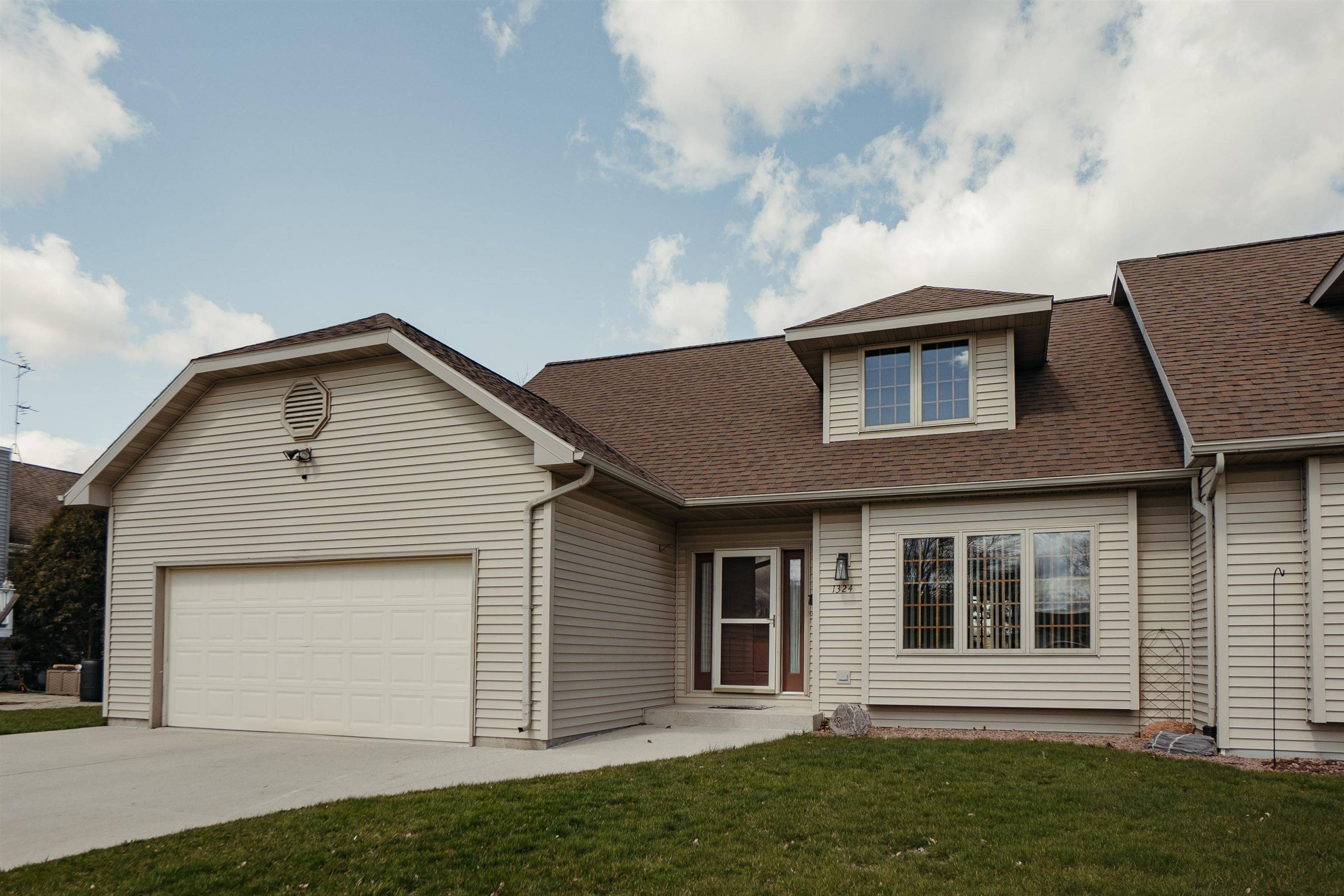 1324 JORDAN AVE, New Holstein, WI 53061