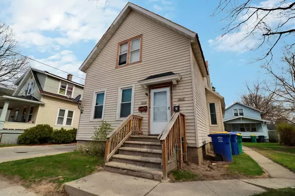 1015 WALNUT ST, Green Bay, WI 54301-4405
