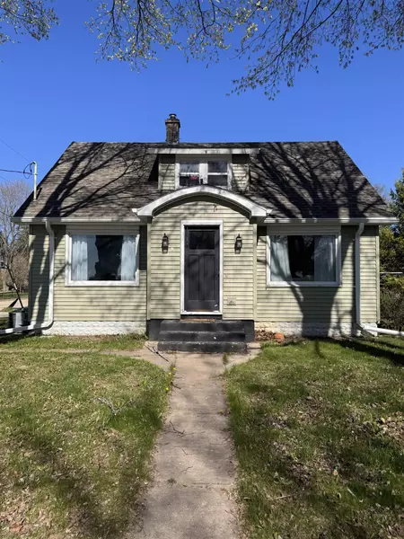 202 GROVE ST, Manawa, WI 54949