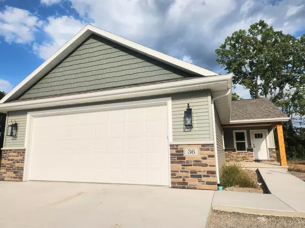 36 ASH GROVE PL, Kaukauna, WI 54130