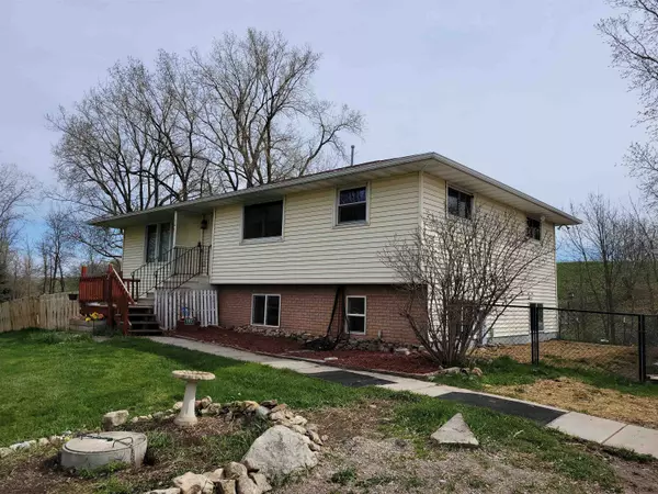 167 COUNTY ROAD CB, Neenah, WI 54956-2168