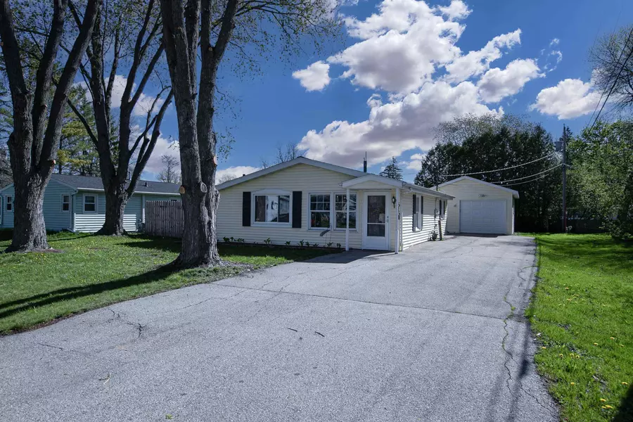 515 N 9TH ST, Winneconne, WI 54986