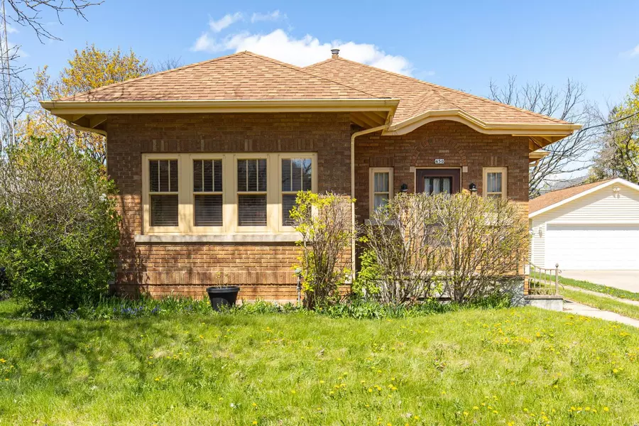 450 W 16TH AVE, Oshkosh, WI 54902-6857