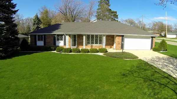 100 ST FRANCIS DR, Green Bay, WI 54301-1336