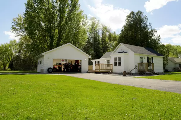 W7751 ELM ST, Shiocton, WI 54170