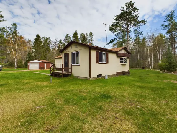 Dunbar, WI 54119,W10836 BLUEBERRY POINT RD