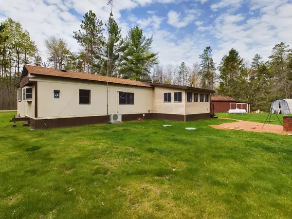 Dunbar, WI 54119,W10836 BLUEBERRY POINT RD