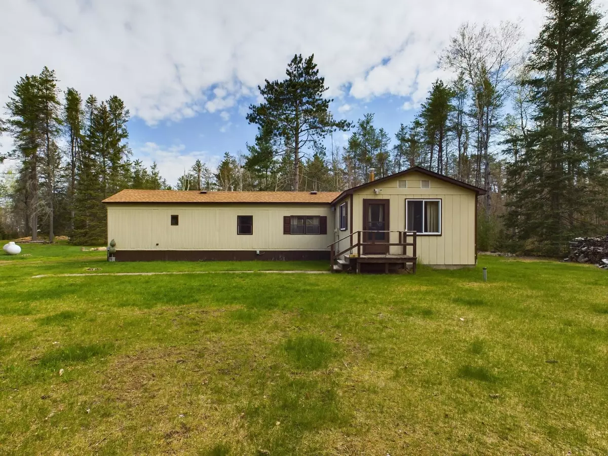 Dunbar, WI 54119,W10836 BLUEBERRY POINT RD