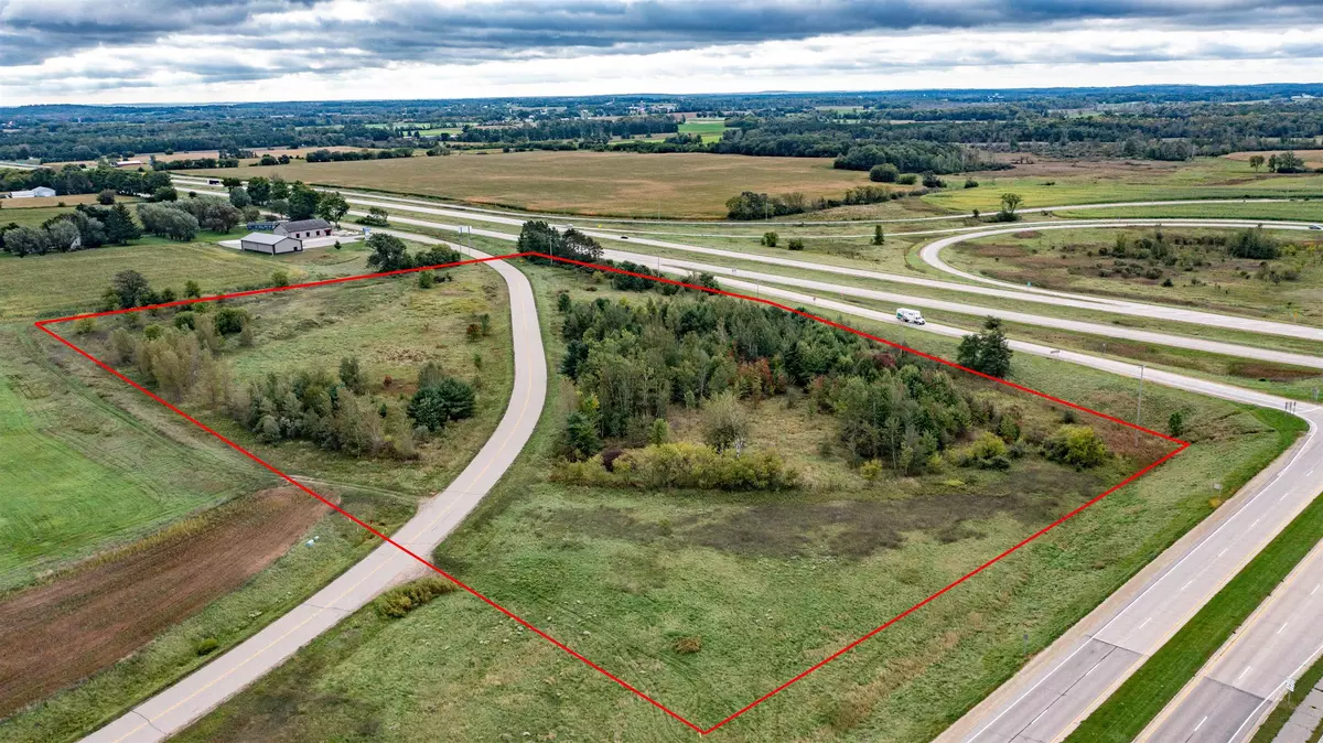 Waupaca, WI 54981-0000,RUNWAY DR