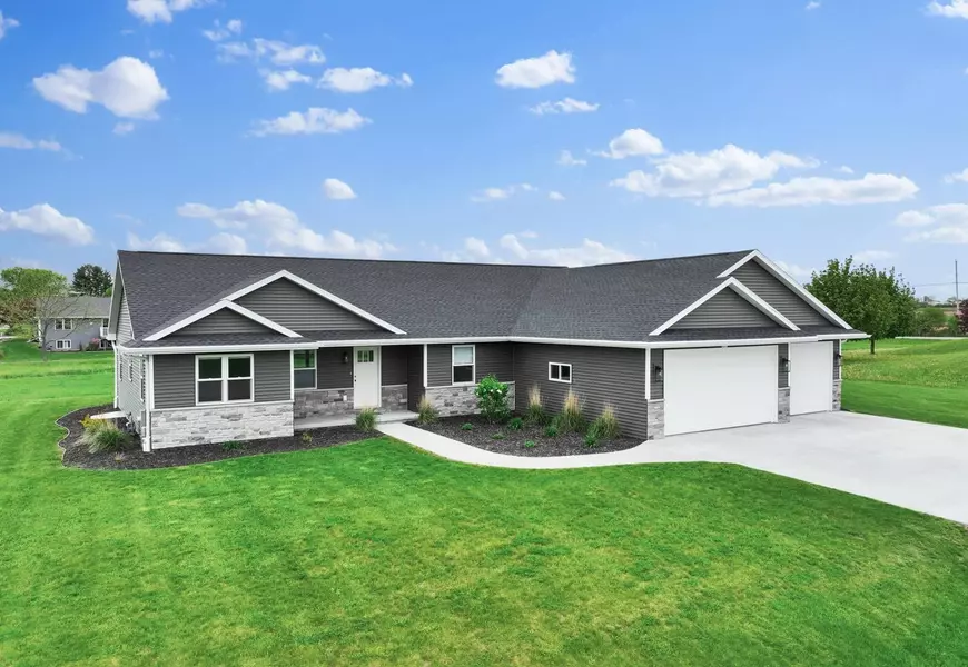 4057 EDGEWOOD RD, Oshkosh, WI 54904-7085